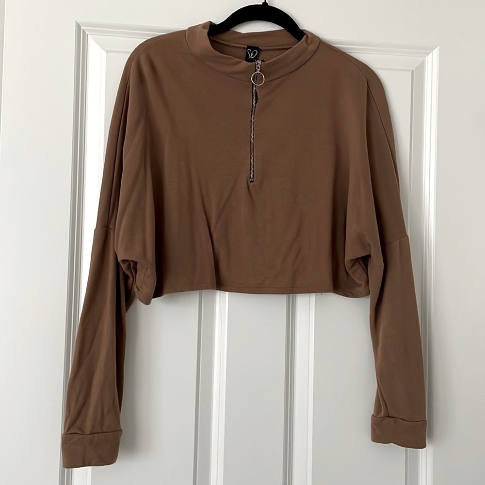 Cropped tan top with zipper